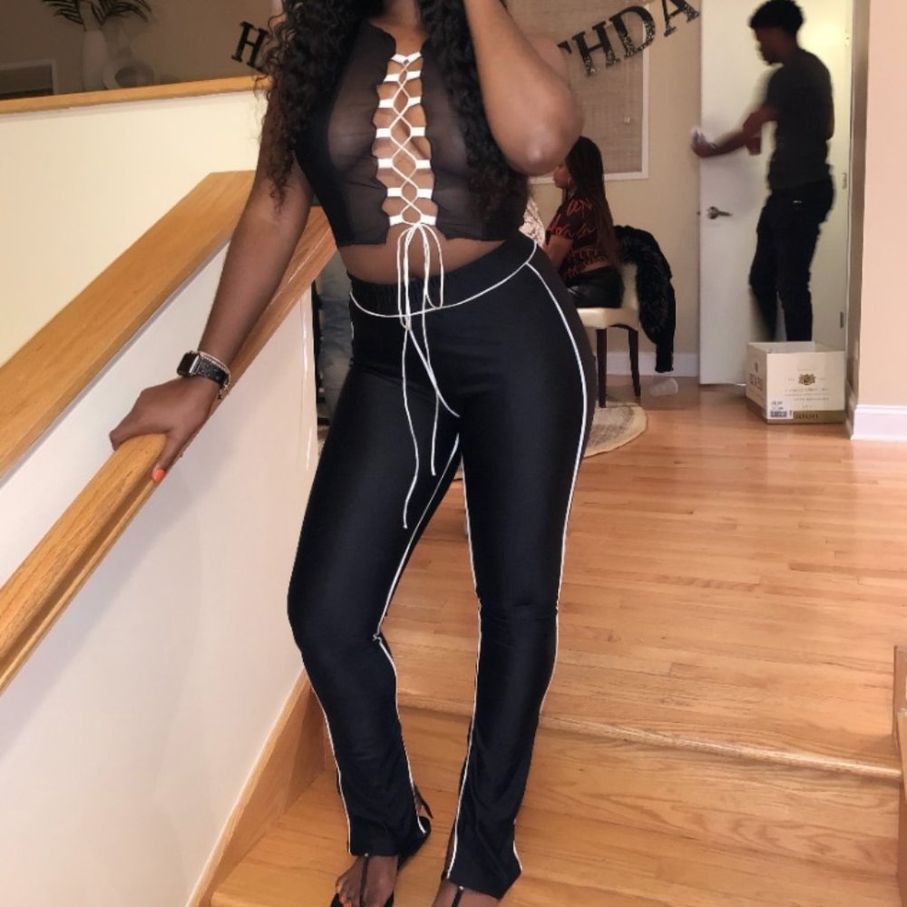 Black 2 piece set with white strings